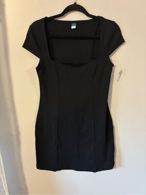 Old Navy Black Cap-Sleeve Sheath Dress new with tags small